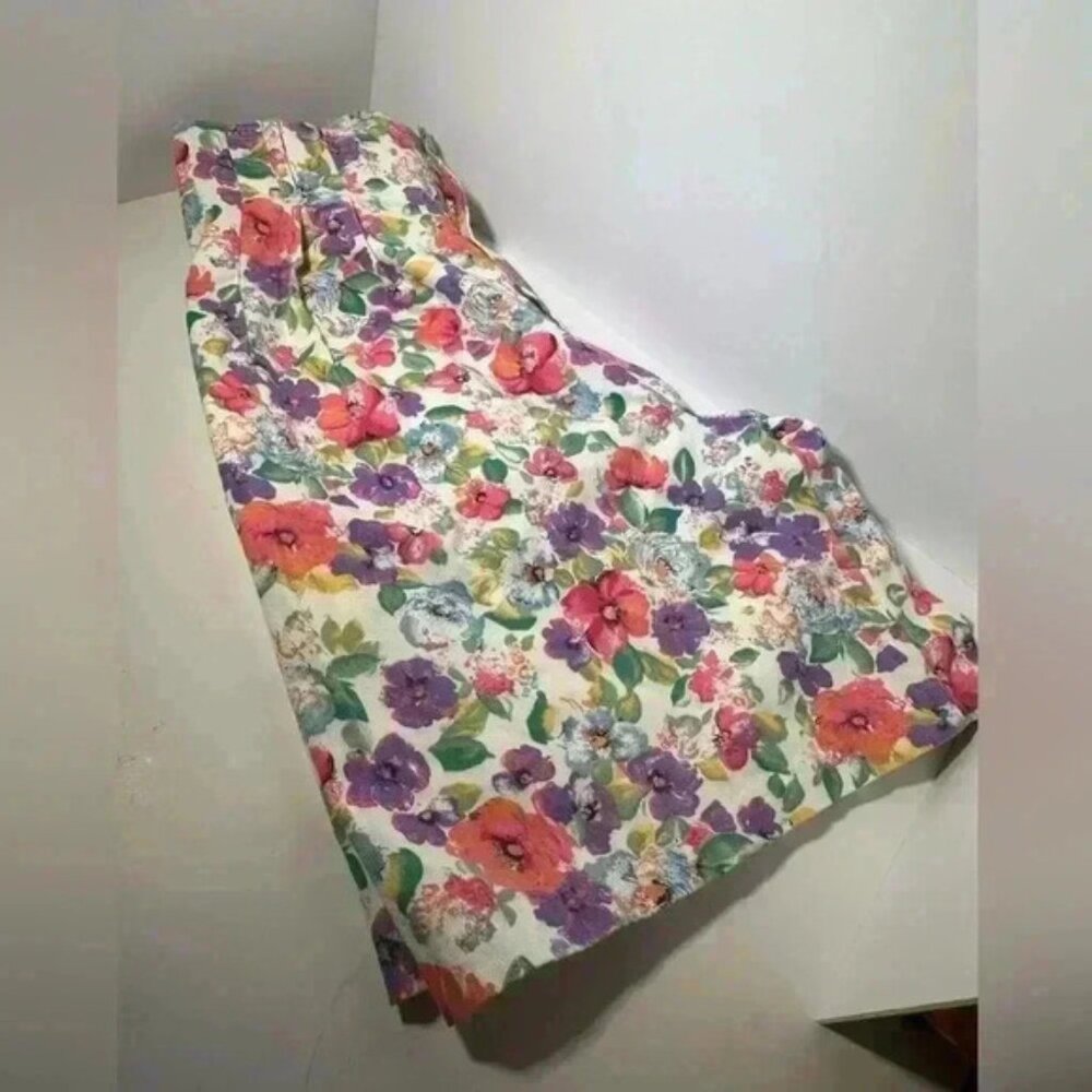 Vintage 80s Floral Front Pleat Shorts Size 10